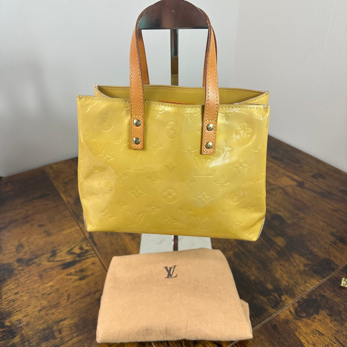Louis Vuitton Monogram Vernis Reade PM Yellow Patent Leather Handbag Authentic